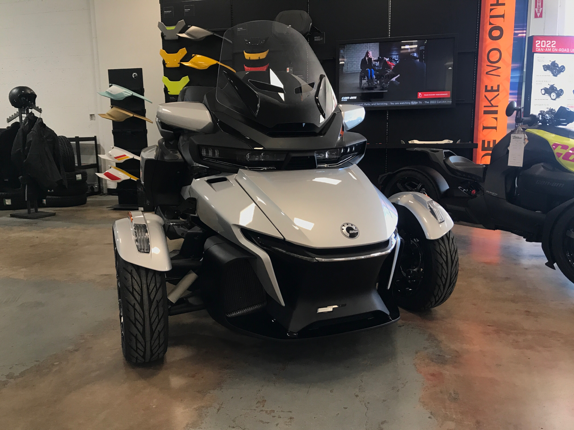 2022 Can-Am Spyder RT Limited in Eugene, Oregon - Photo 2