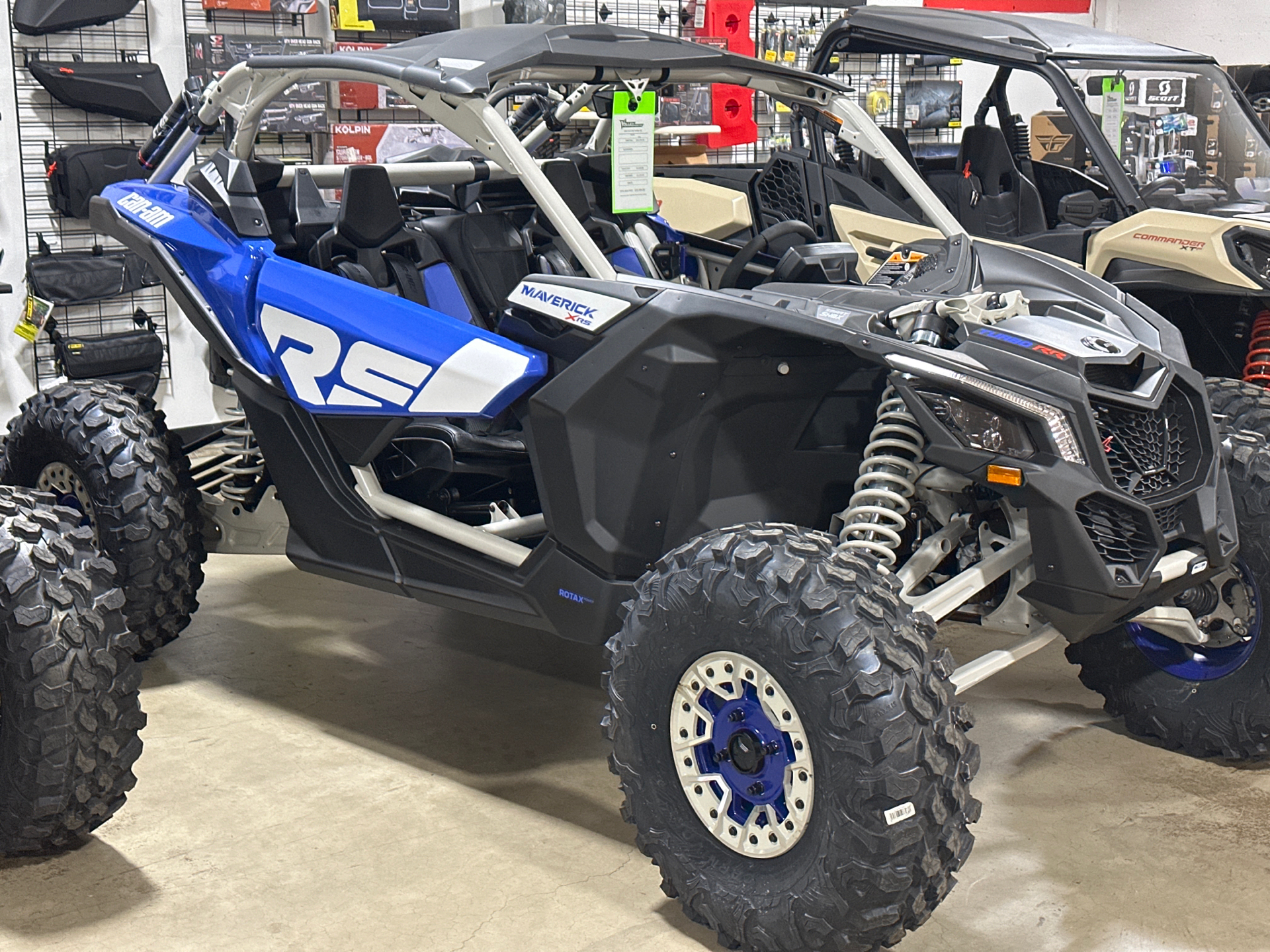 2023 Can-Am Maverick X3 X RS Turbo RR with Smart-Shox 72 in Eugene, Oregon - Photo 5