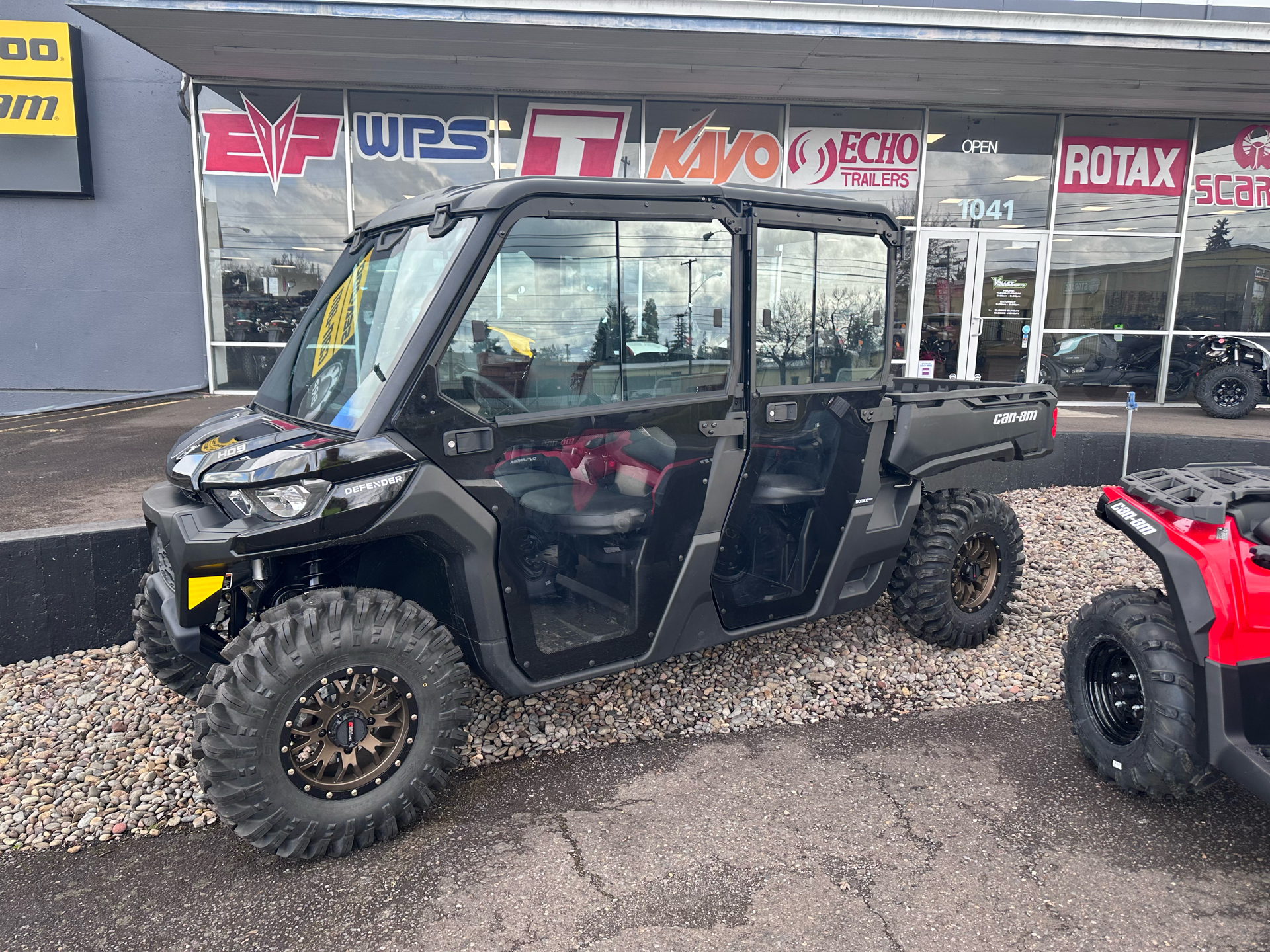 2023 Can-Am Defender MAX DPS HD9 in Eugene, Oregon - Photo 1