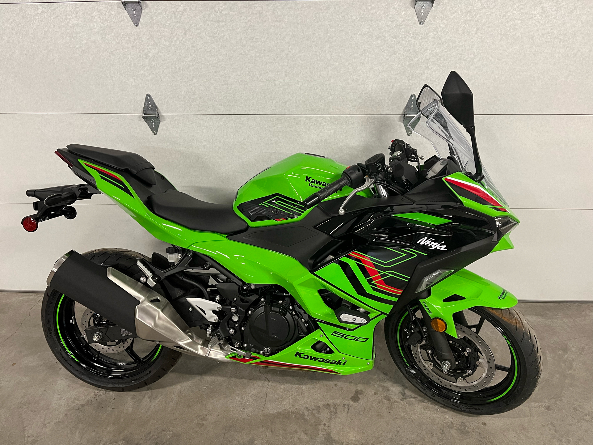 2024 Kawasaki Ninja 500 KRT Edition SE ABS in West Burlington, Iowa - Photo 2