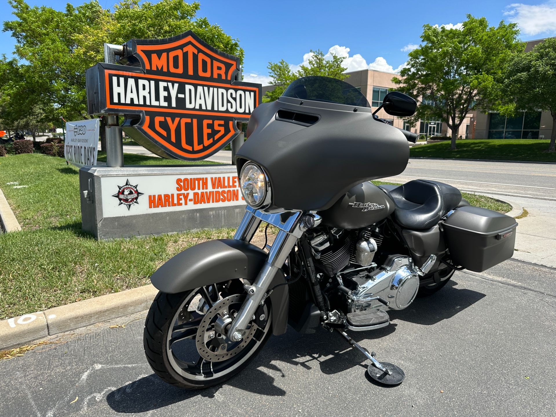 2018 Harley-Davidson Street Glide® in Sandy, Utah - Photo 8