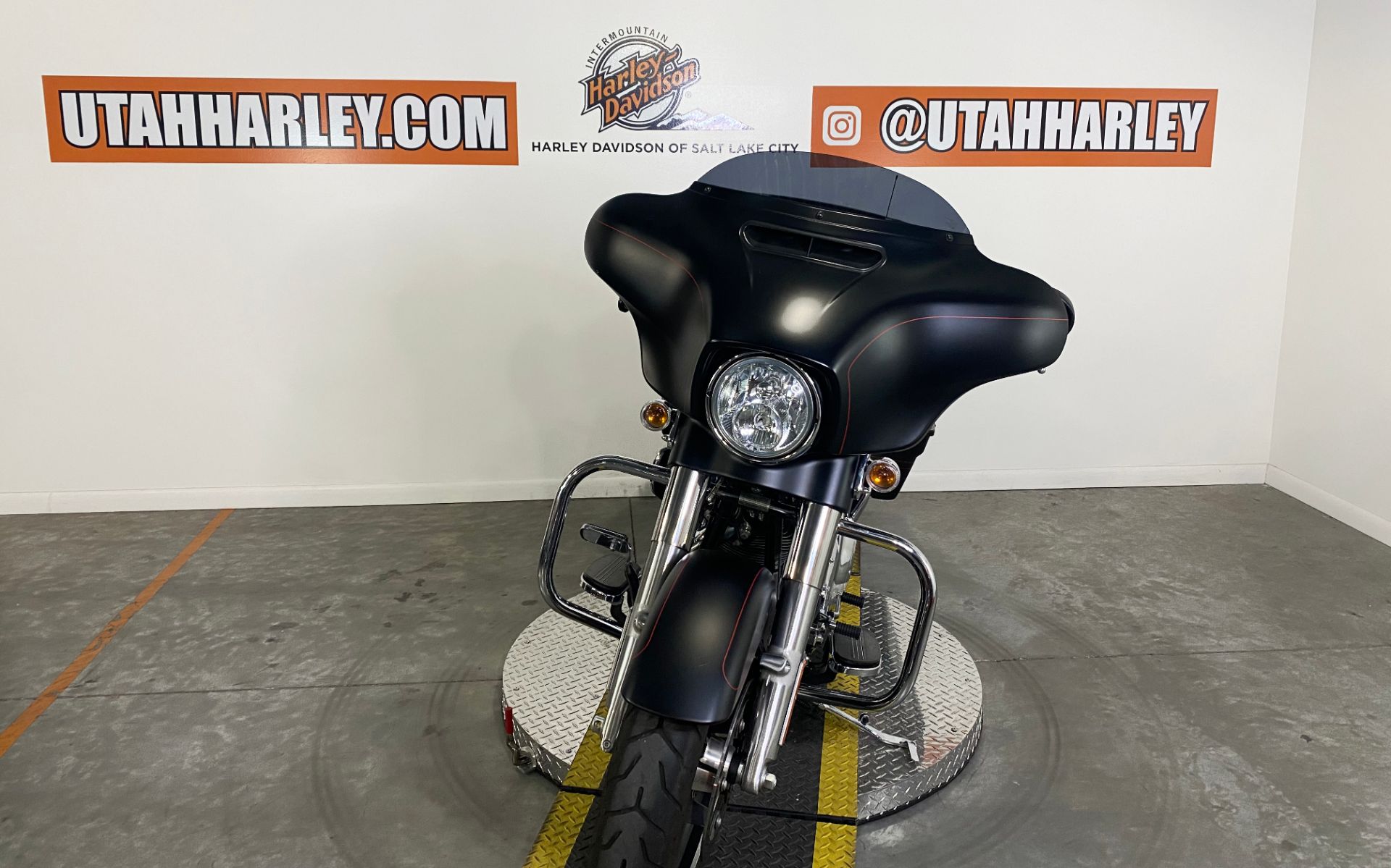2016 Harley-Davidson Street Glide® Special in Sandy, Utah - Photo 2