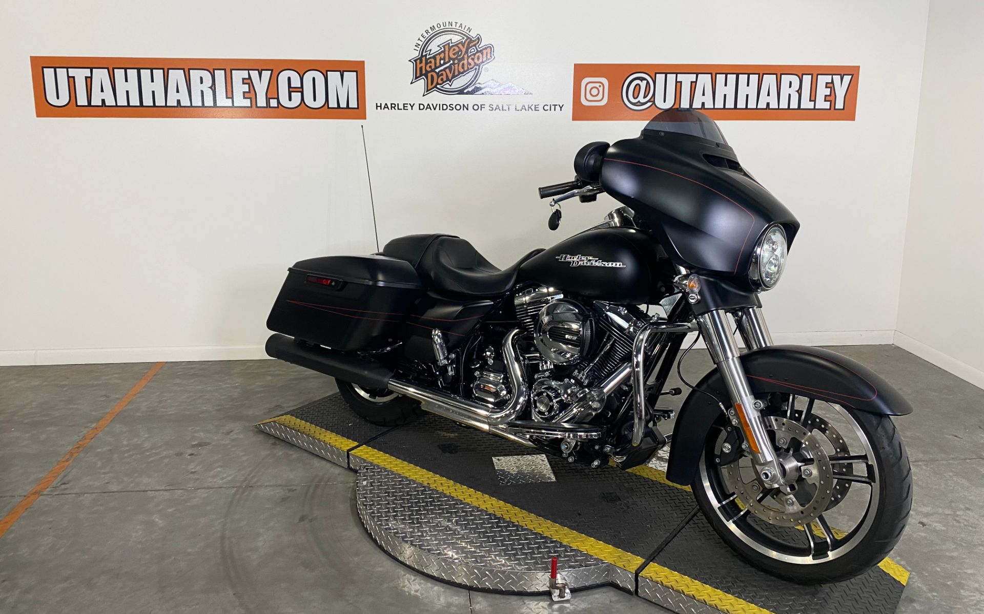 2016 Harley-Davidson Street Glide® Special in Sandy, Utah - Photo 5