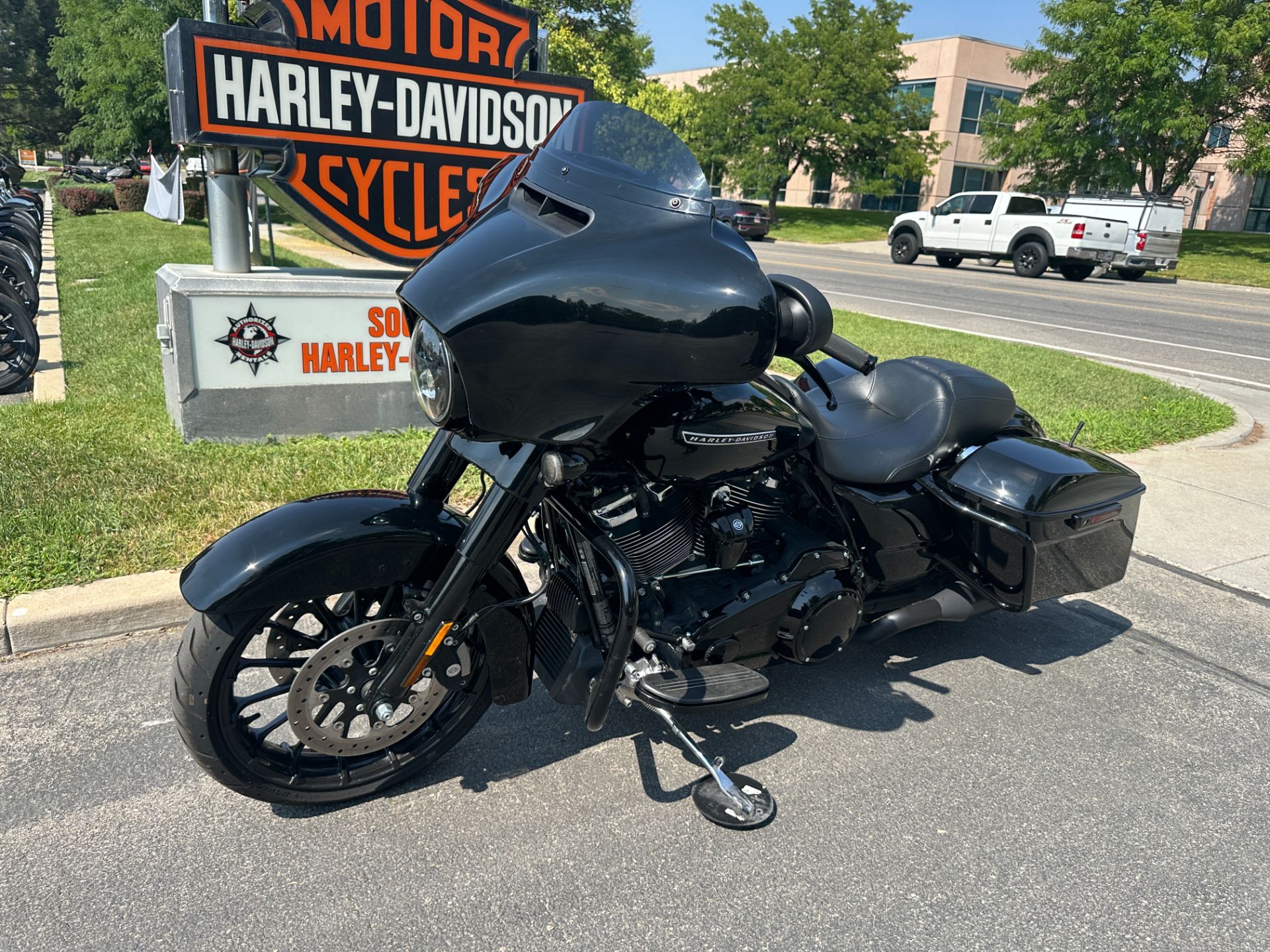 2018 Harley-Davidson Street Glide® Special in Sandy, Utah - Photo 8