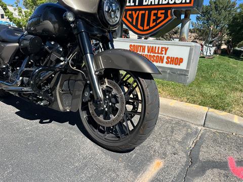 2021 Harley-Davidson CVO™ Street Glide® in Sandy, Utah - Photo 6