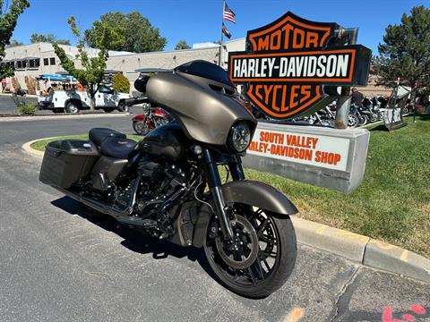 2021 Harley-Davidson CVO™ Street Glide® in Sandy, Utah - Photo 2