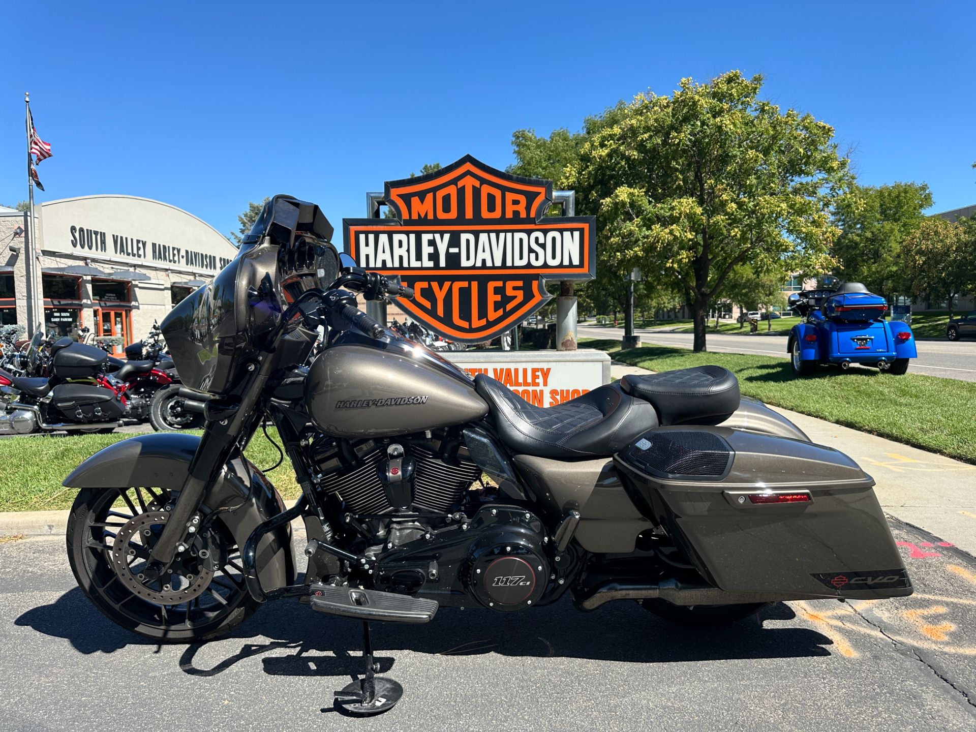 2021 Harley-Davidson CVO™ Street Glide® in Sandy, Utah - Photo 11