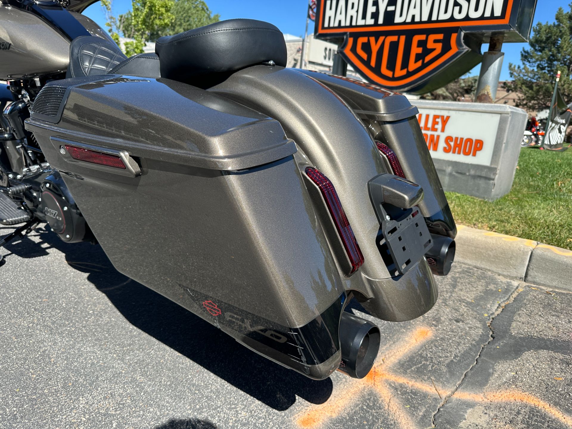 2021 Harley-Davidson CVO™ Street Glide® in Sandy, Utah - Photo 13