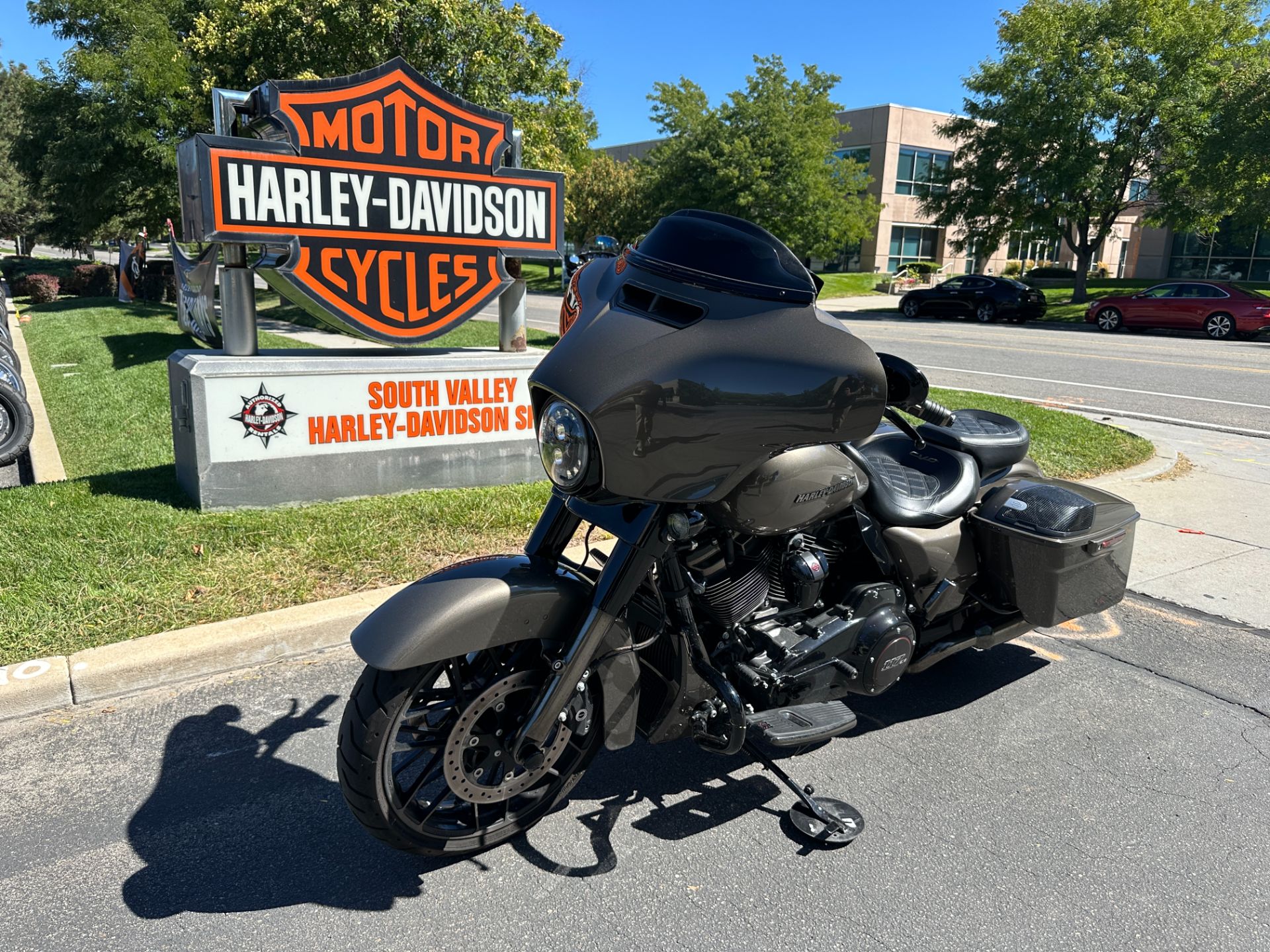 2021 Harley-Davidson CVO™ Street Glide® in Sandy, Utah - Photo 8