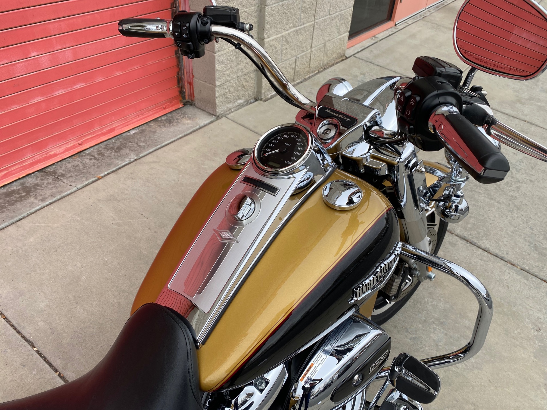 2017 Harley-Davidson Road King® in Sandy, Utah - Photo 4