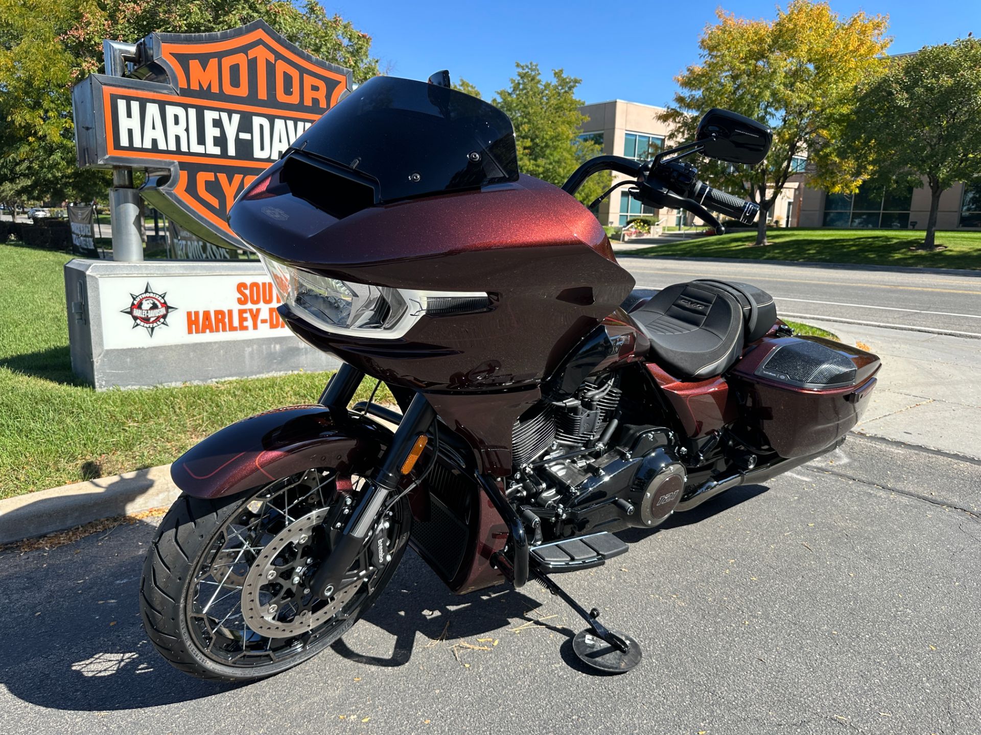 2024 Harley-Davidson CVO™ Road Glide® in Sandy, Utah - Photo 8