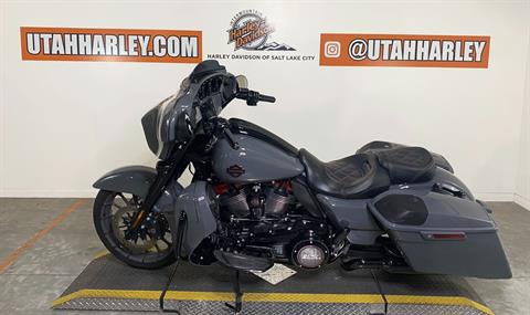 2018 Harley-Davidson CVO™ Street Glide® in Salt Lake City, Utah - Photo 5