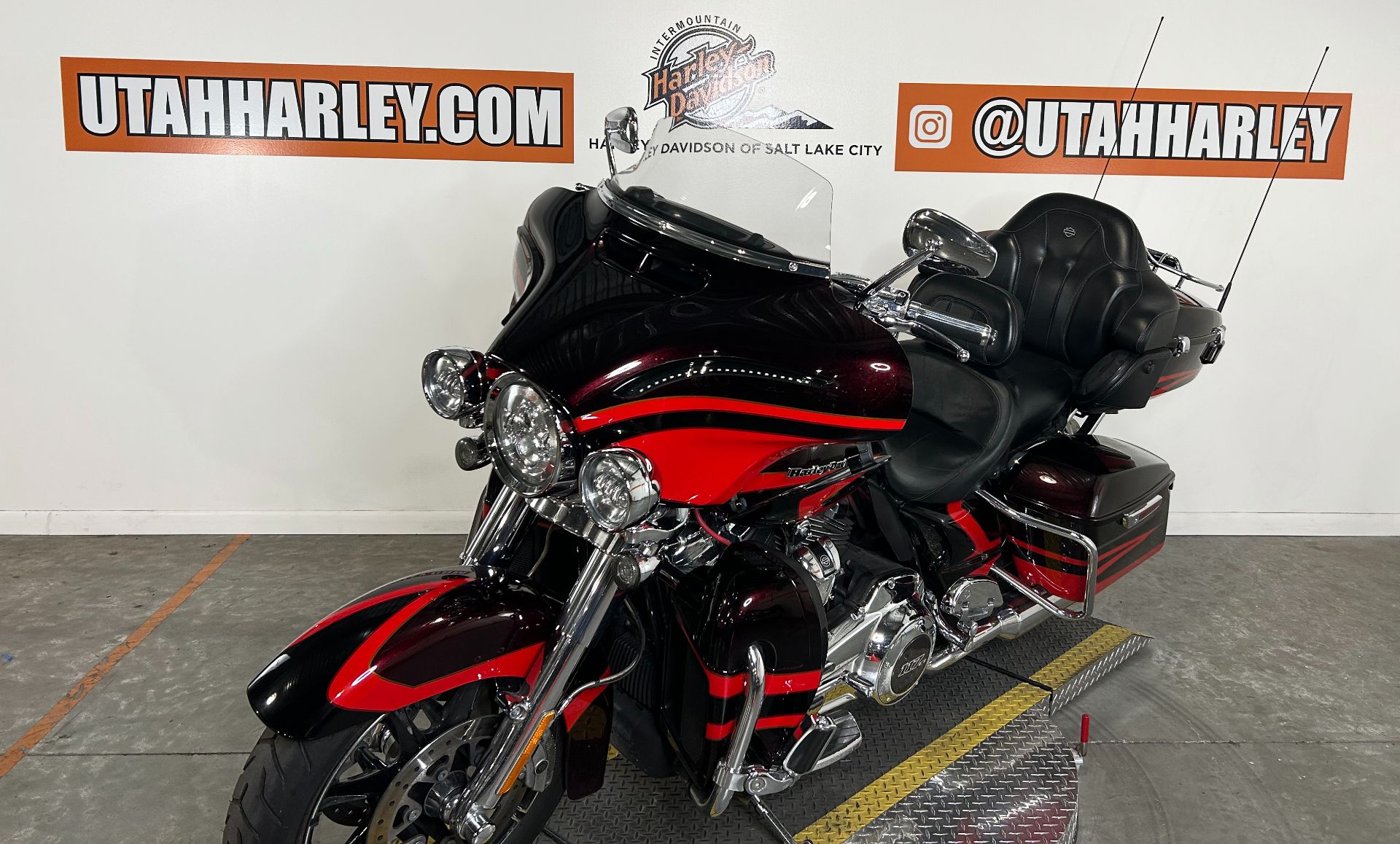 2017 Harley-Davidson CVO™ Limited in Salt Lake City, Utah - Photo 4