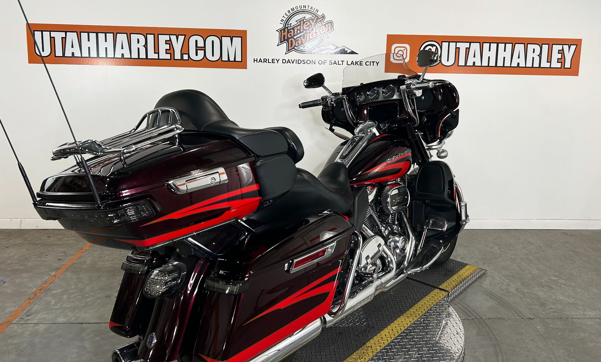 2017 Harley-Davidson CVO™ Limited in Salt Lake City, Utah - Photo 8