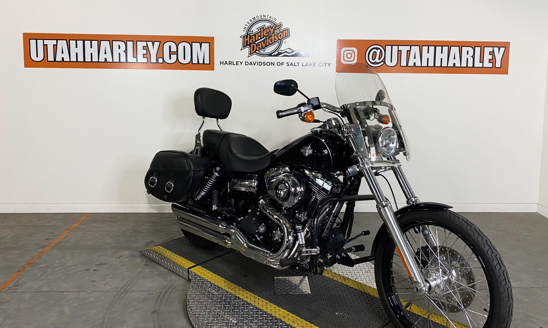 2010 Harley-Davidson Dyna® Wide Glide® in Salt Lake City, Utah - Photo 2