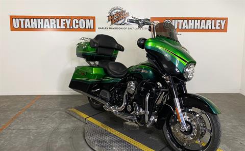 2011 Harley-Davidson CVO™ Street Glide® in Salt Lake City, Utah - Photo 2