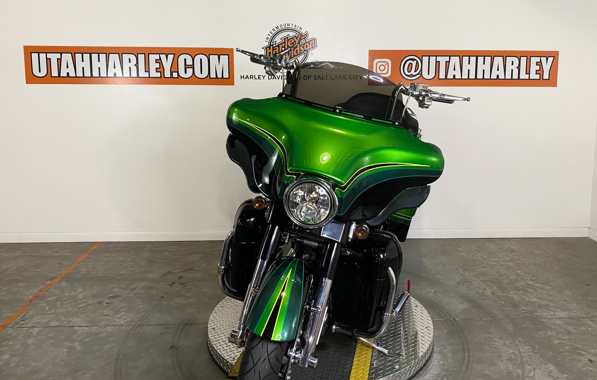 2011 Harley-Davidson CVO™ Street Glide® in Salt Lake City, Utah - Photo 3