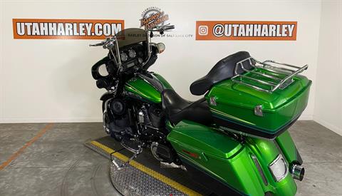 2011 Harley-Davidson CVO™ Street Glide® in Salt Lake City, Utah - Photo 6