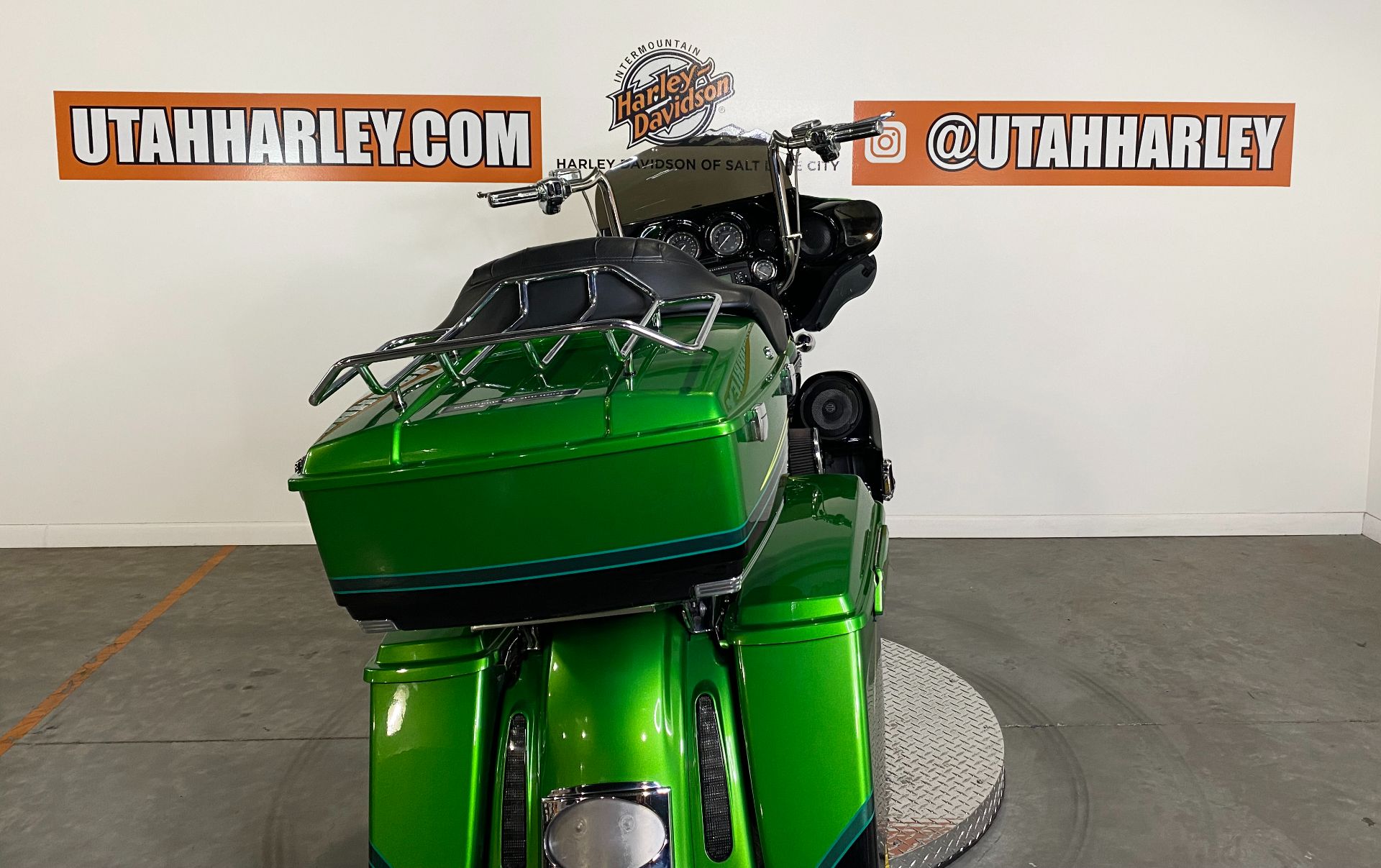 2011 Harley-Davidson CVO™ Street Glide® in Salt Lake City, Utah - Photo 7