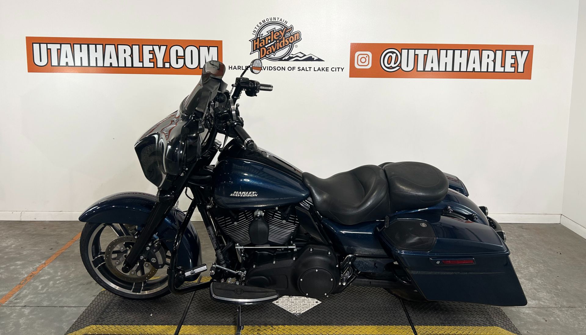 2016 Harley-Davidson Street Glide® Special in Salt Lake City, Utah - Photo 5