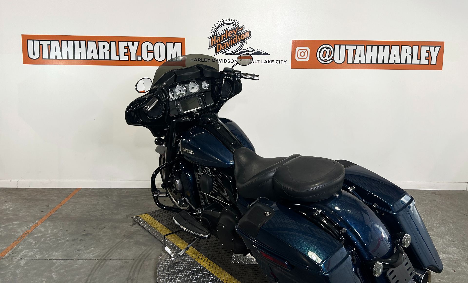 2016 Harley-Davidson Street Glide® Special in Salt Lake City, Utah - Photo 6