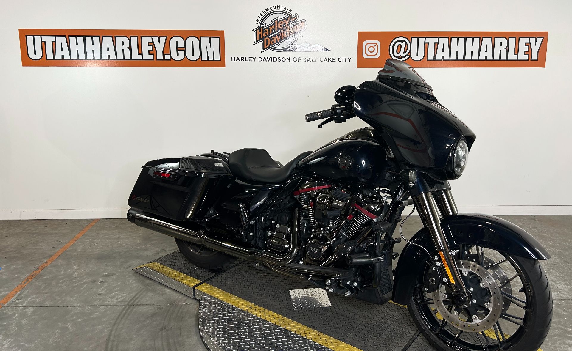 2022 Harley-Davidson CVO™ Street Glide® in Salt Lake City, Utah - Photo 2