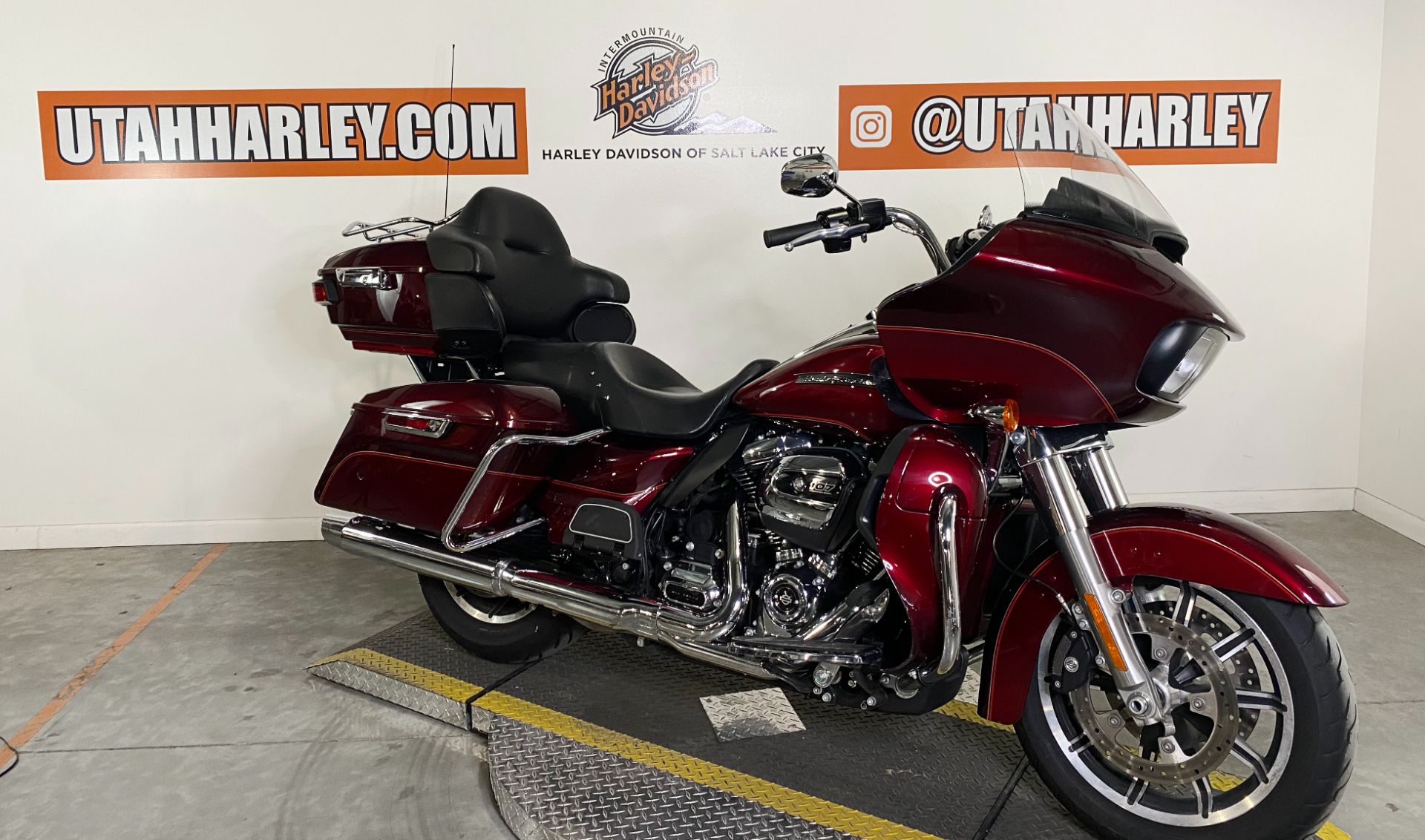 2017 Harley-Davidson Road Glide® Ultra in Salt Lake City, Utah - Photo 2