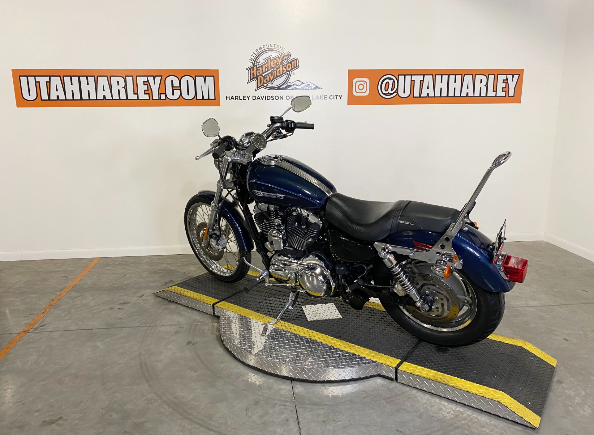 2009 Harley-Davidson 1200 Custom in Salt Lake City, Utah - Photo 6