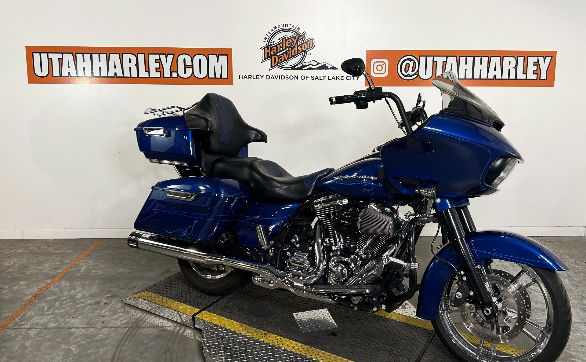 2015 Harley-Davidson Road Glide® Special in Salt Lake City, Utah - Photo 2