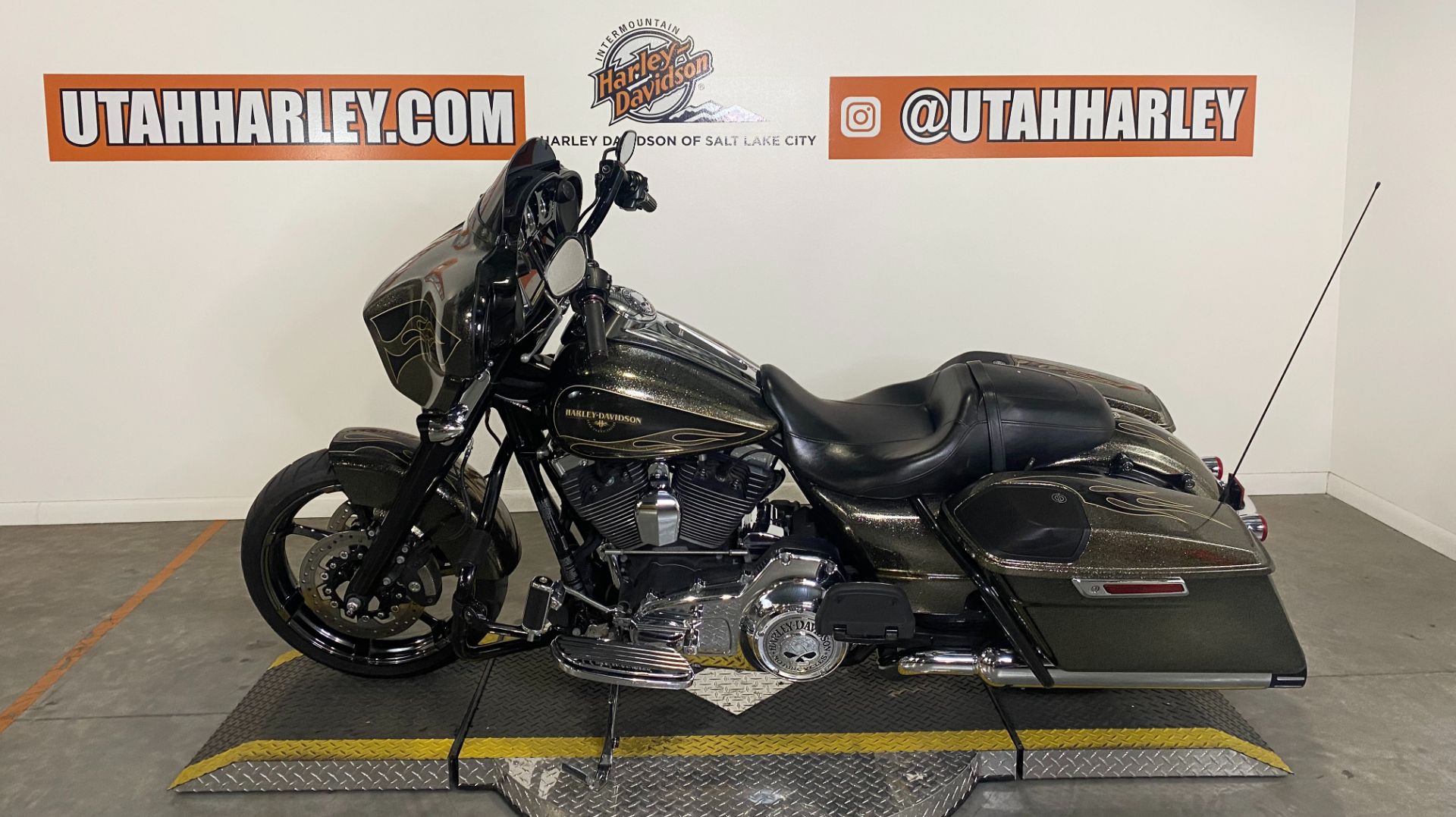 2016 Harley-Davidson Street Glide® Special in Salt Lake City, Utah - Photo 5