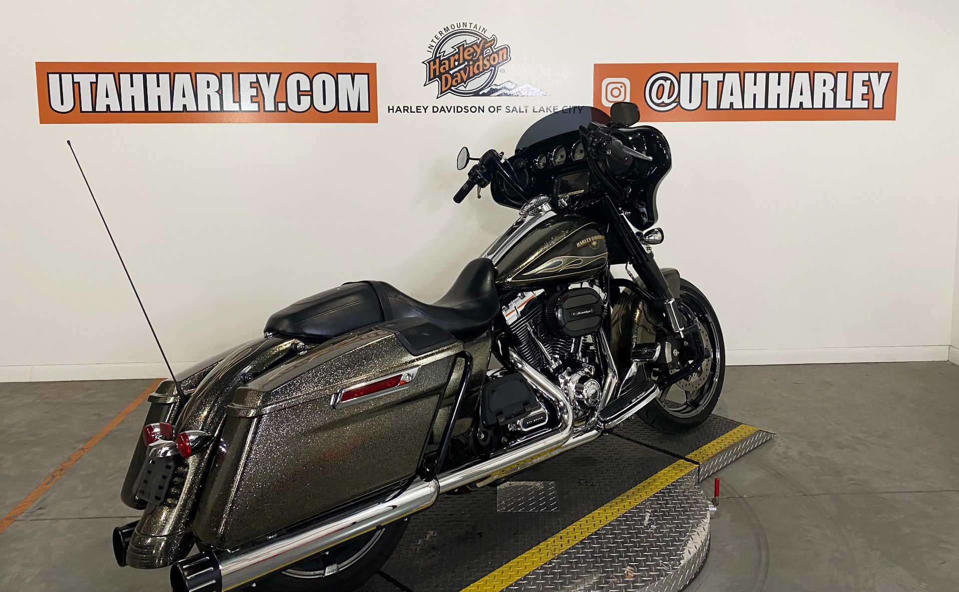2016 Harley-Davidson Street Glide® Special in Salt Lake City, Utah - Photo 8