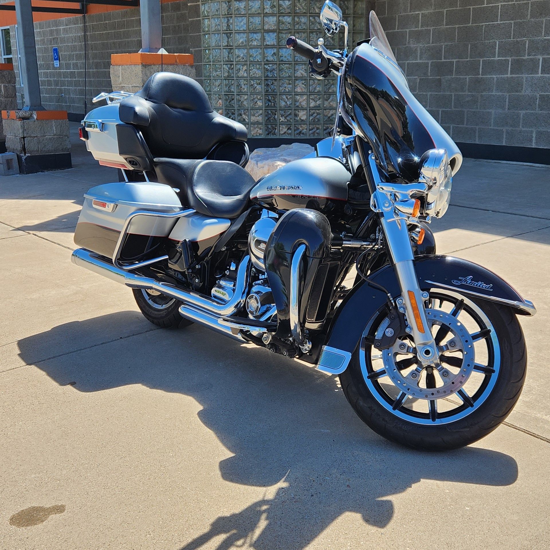 2015 Harley-Davidson Ultra Limited Low in Riverdale, Utah - Photo 2