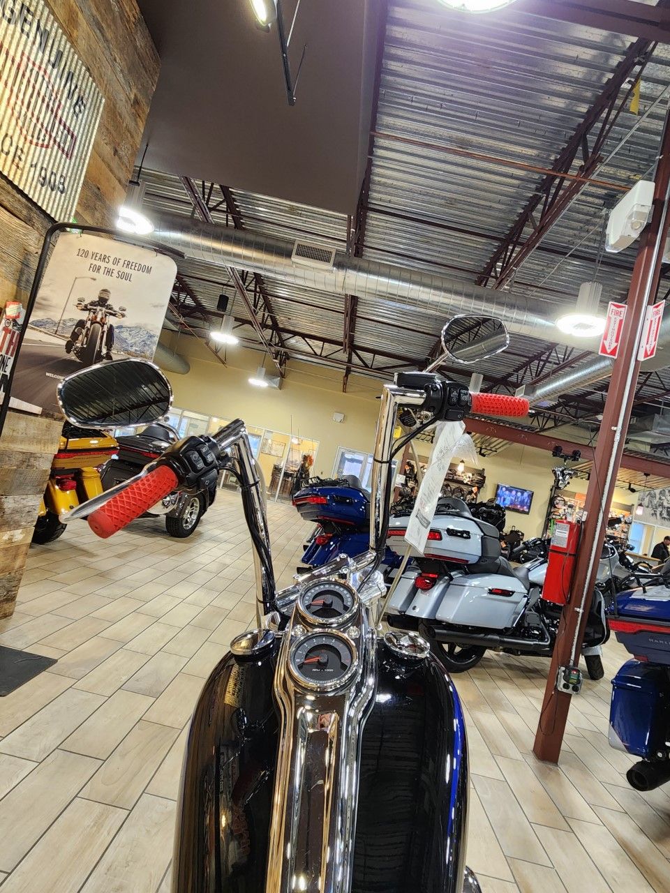 2019 Harley-Davidson Low Rider® in Riverdale, Utah - Photo 4