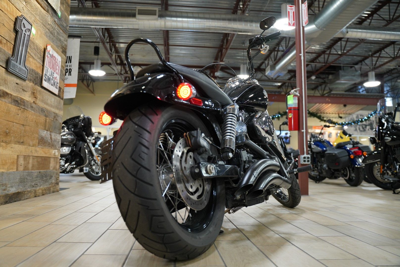 2014 Harley-Davidson Dyna® Wide Glide® in Riverdale, Utah - Photo 2