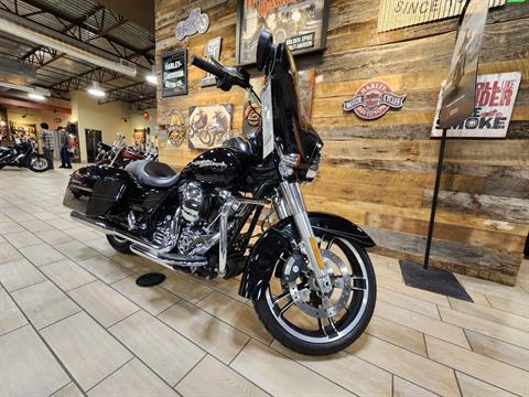 2015 Harley-Davidson Street Glide® Special in Riverdale, Utah - Photo 2