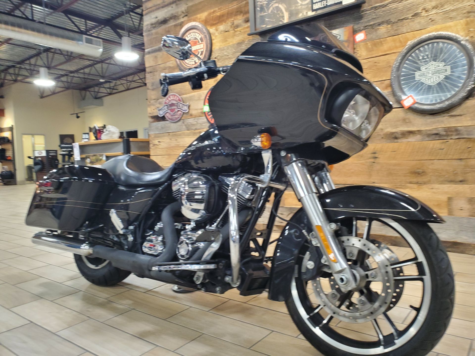 2016 Harley-Davidson Road Glide® Special in Riverdale, Utah - Photo 2
