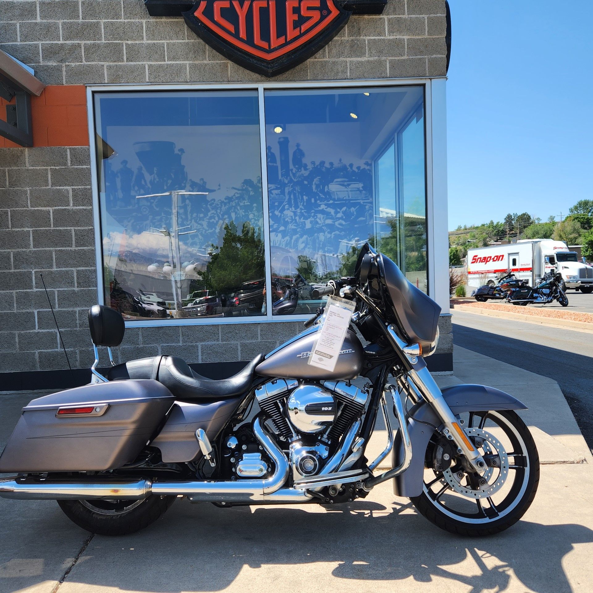 2016 Harley-Davidson Street Glide® Special in Riverdale, Utah - Photo 1