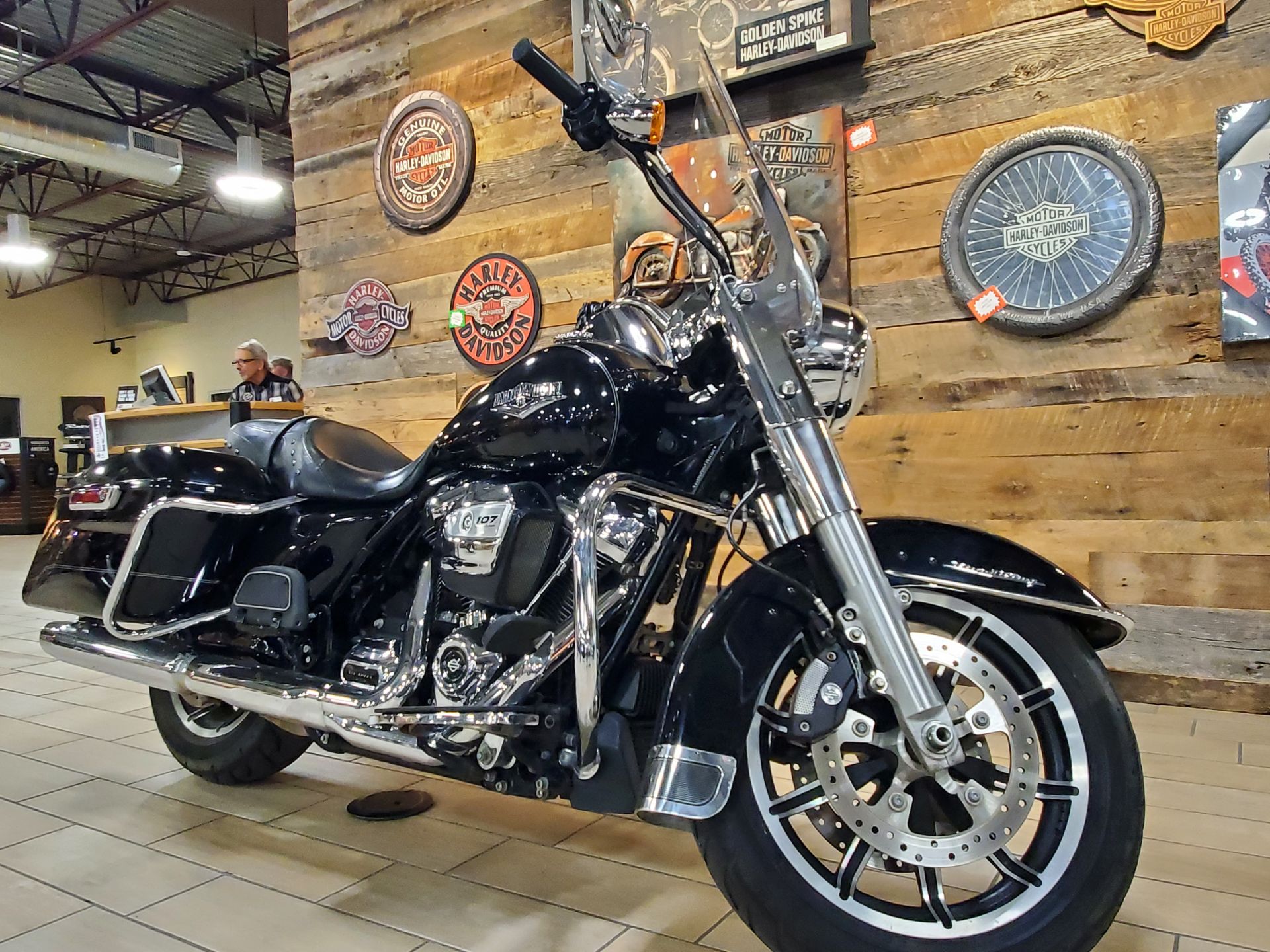 2017 Harley-Davidson Road King® in Riverdale, Utah - Photo 2