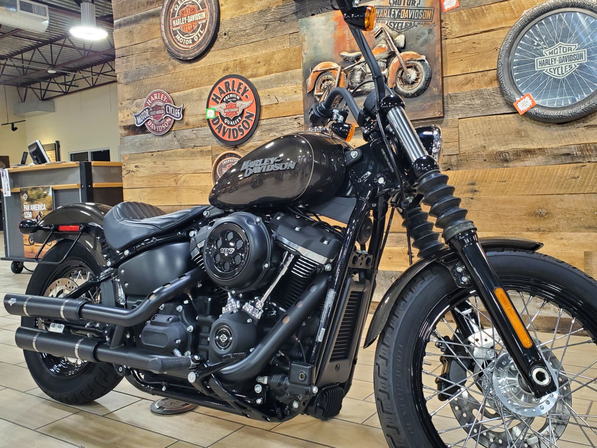 2020 Harley-Davidson Street Bob® in Riverdale, Utah - Photo 2