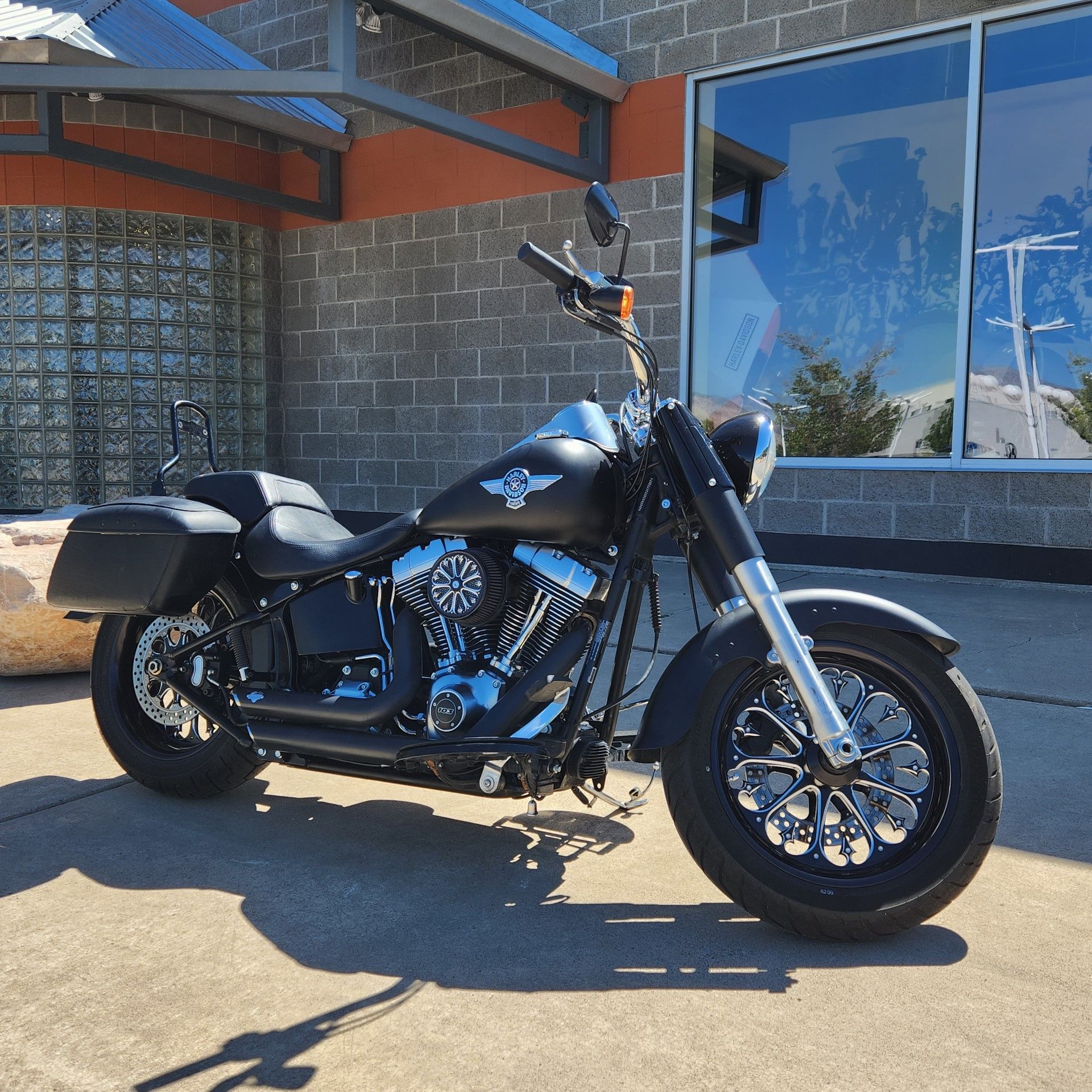 2013 Harley-Davidson Softail® Fat Boy® Lo in Riverdale, Utah - Photo 2