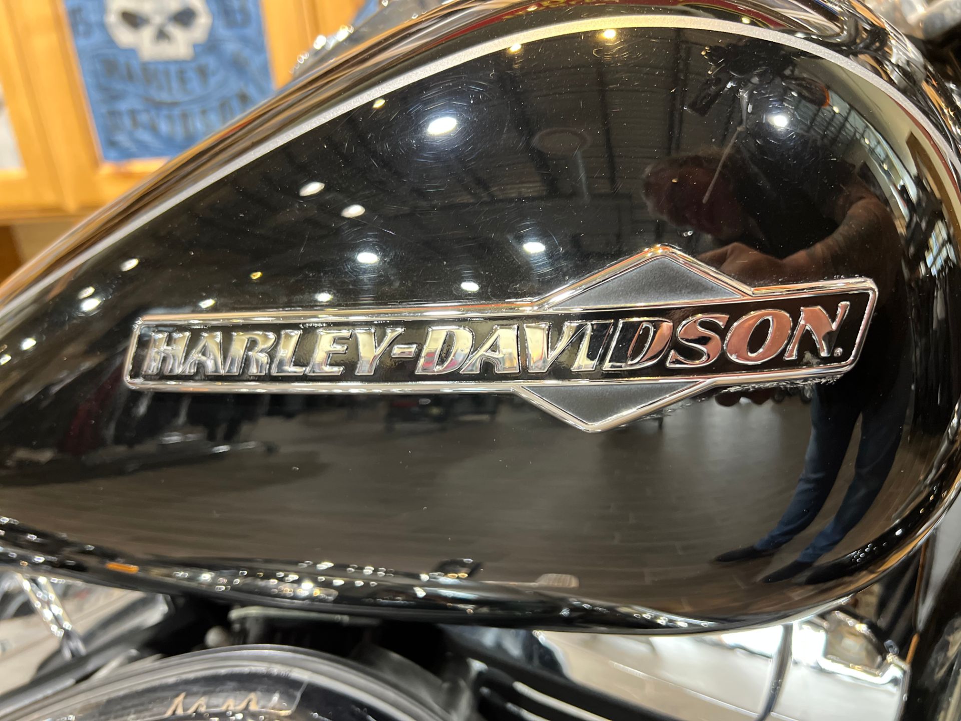 2011 Harley-Davidson Dyna® Super Glide® Custom in Logan, Utah - Photo 2