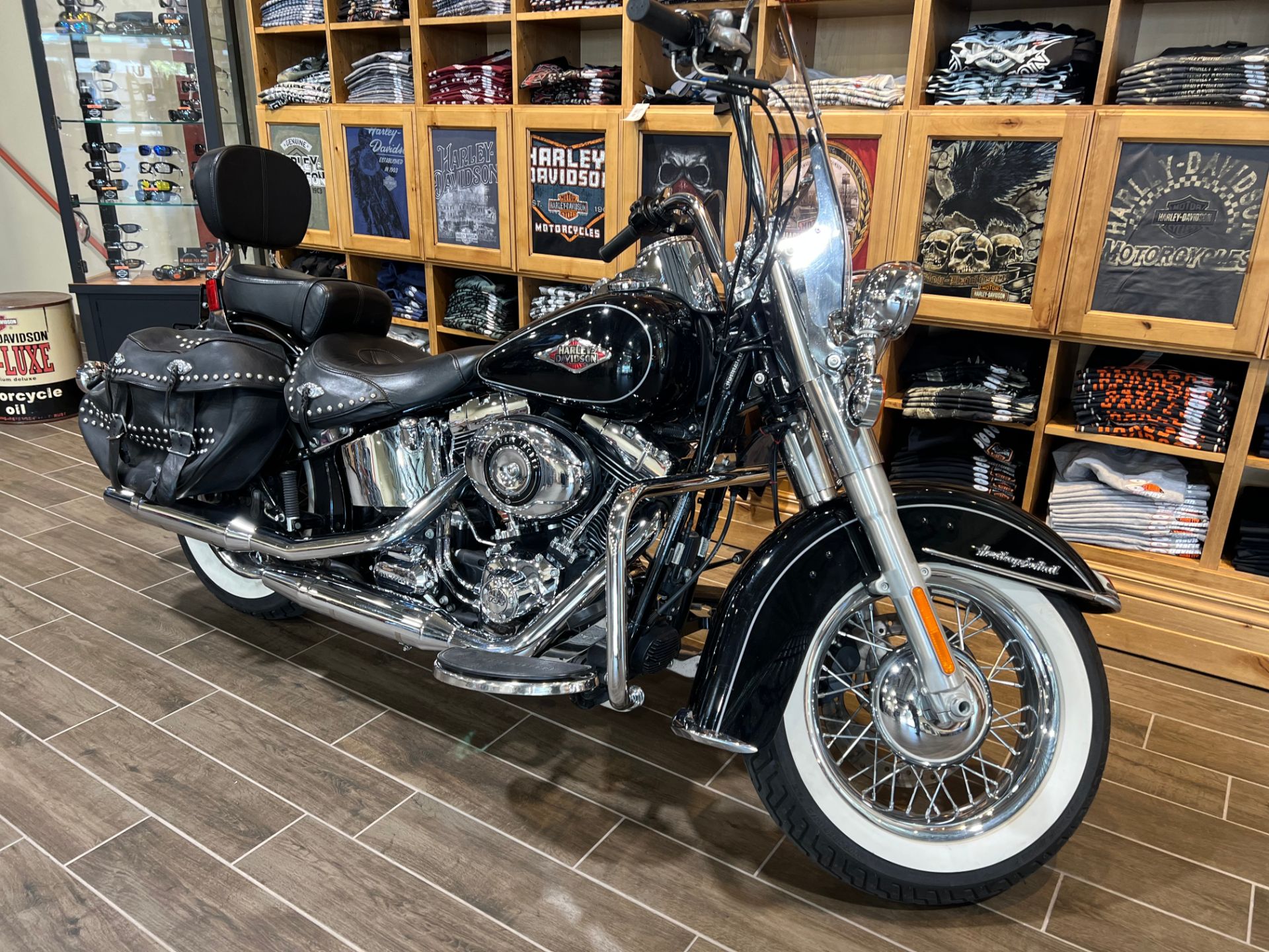 2015 Harley-Davidson Heritage Softail® Classic in Logan, Utah - Photo 4
