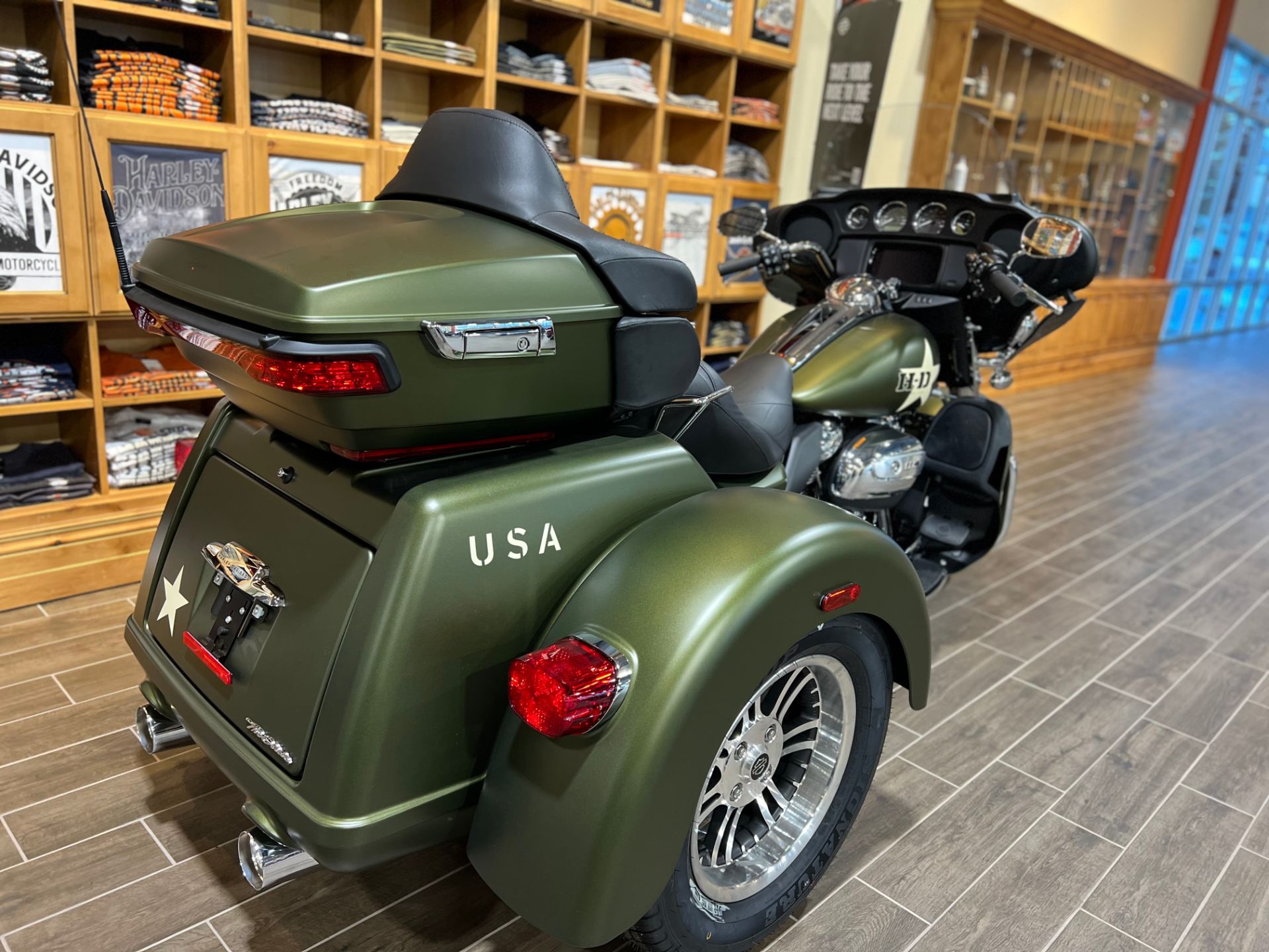 2022 Harley-Davidson Tri Glide Ultra (G.I. Enthusiast Collection) in Logan, Utah - Photo 3
