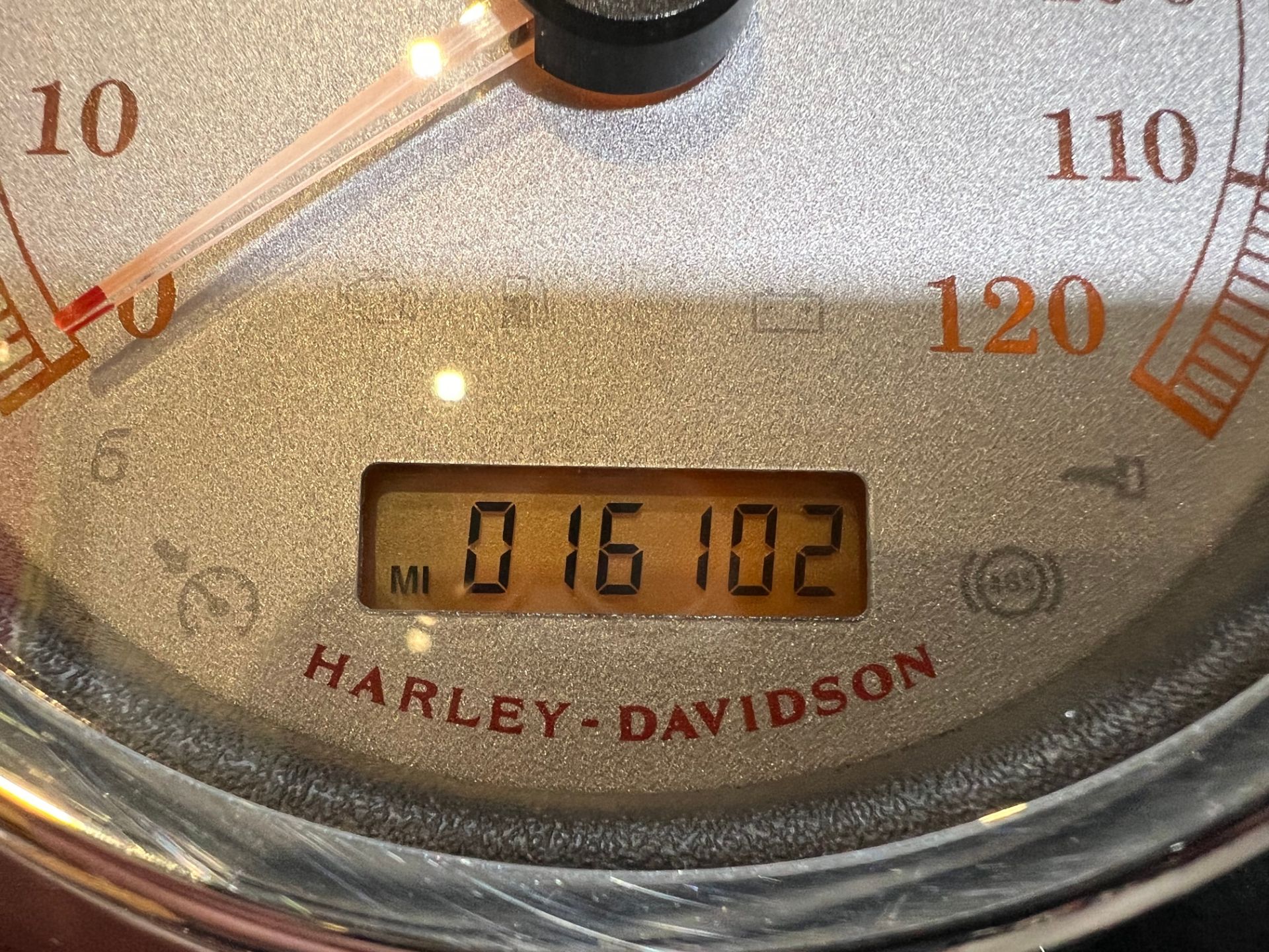 2011 Harley-Davidson Dyna® Super Glide® Custom in Logan, Utah - Photo 9