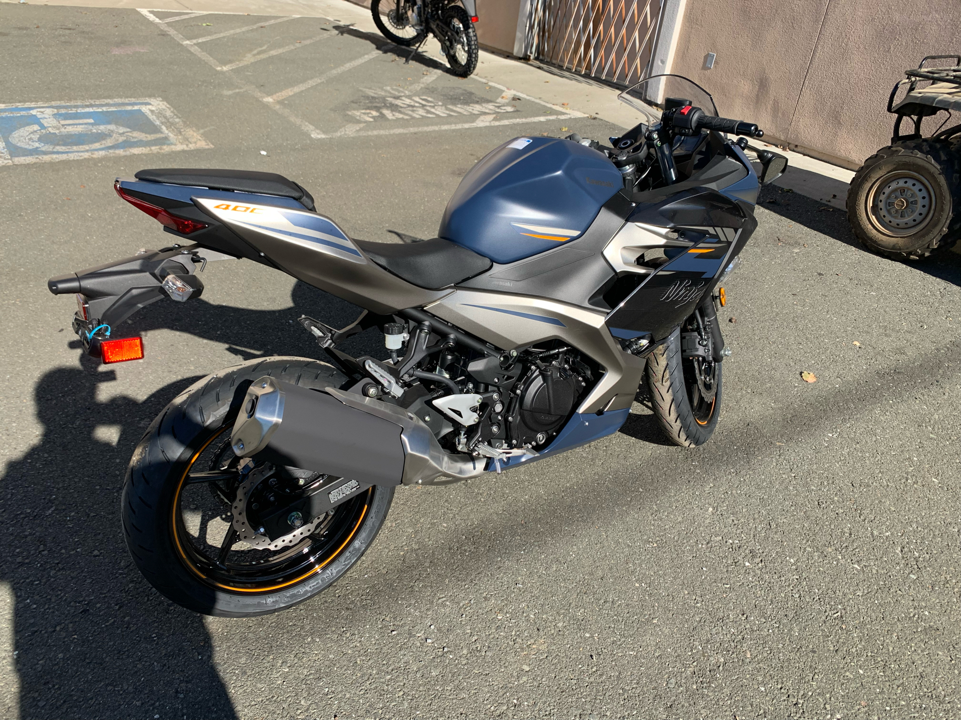 2023 Kawasaki Ninja 400 in Vallejo, California - Photo 3
