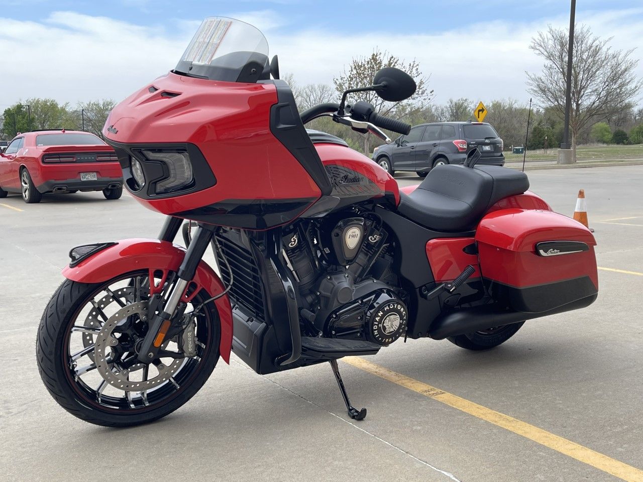 2023 Indian Motorcycle Challenger® Dark Horse® in Norman, Oklahoma - Photo 4