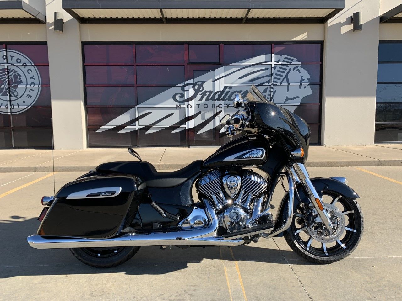 2023 Indian Motorcycle Chieftain® Limited in Norman, Oklahoma - Photo 1