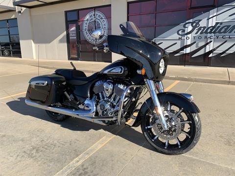 2023 Indian Motorcycle Chieftain® Limited in Norman, Oklahoma - Photo 2