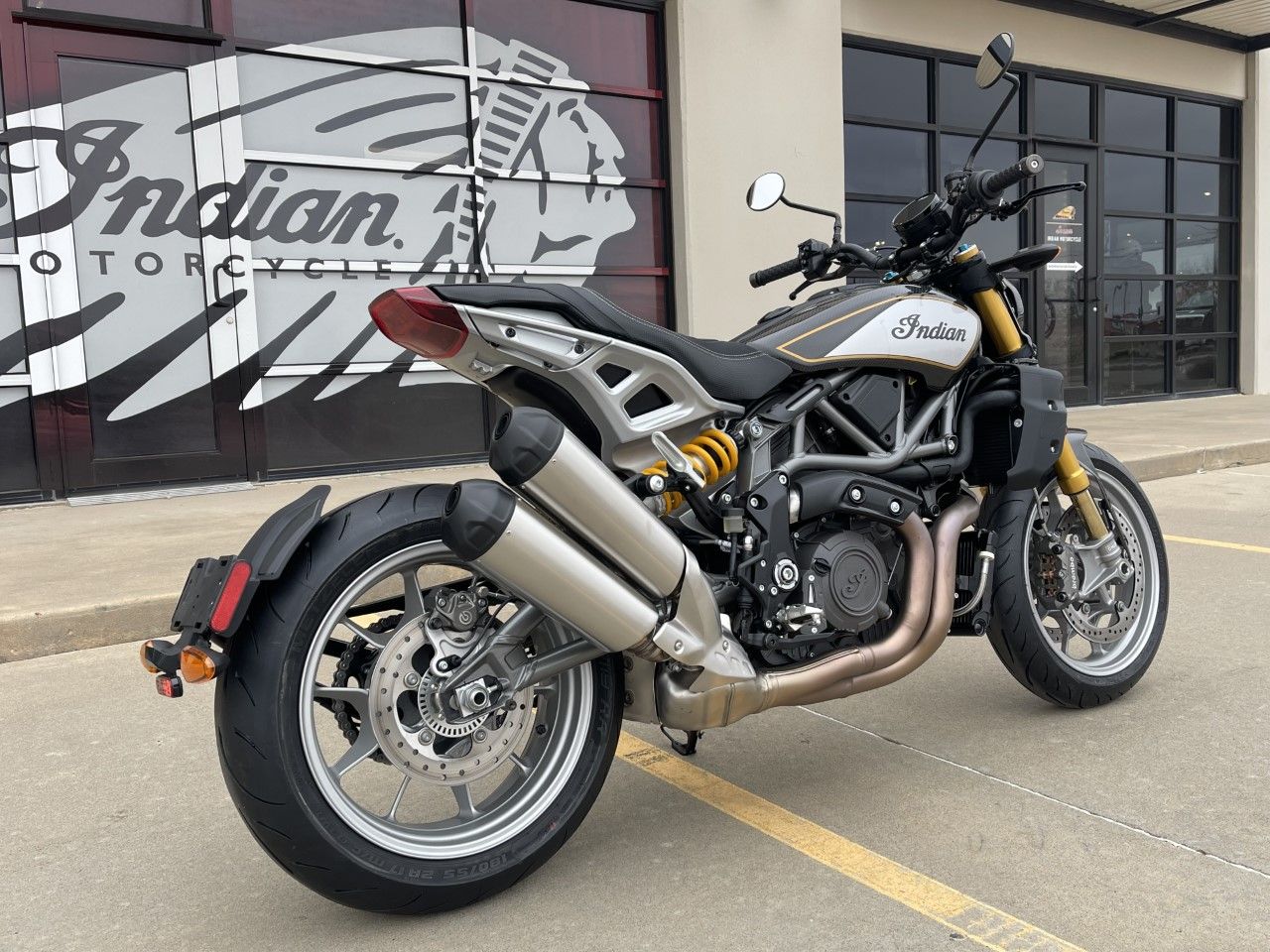 2023 Indian Motorcycle FTR R Carbon in Norman, Oklahoma - Photo 8
