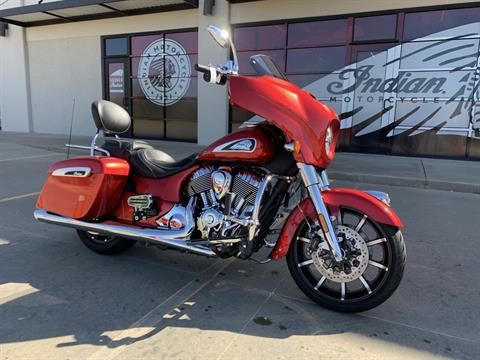 2019 Indian Motorcycle Chieftain® Limited ABS in Norman, Oklahoma - Photo 2